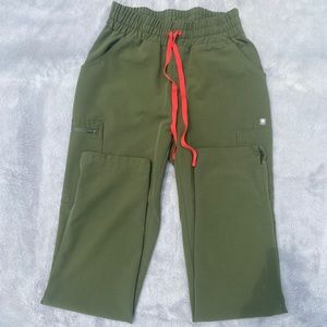 FIGS Yola High Waisted Skinny Scrub Pants- Dark Olive Green XS(tall)